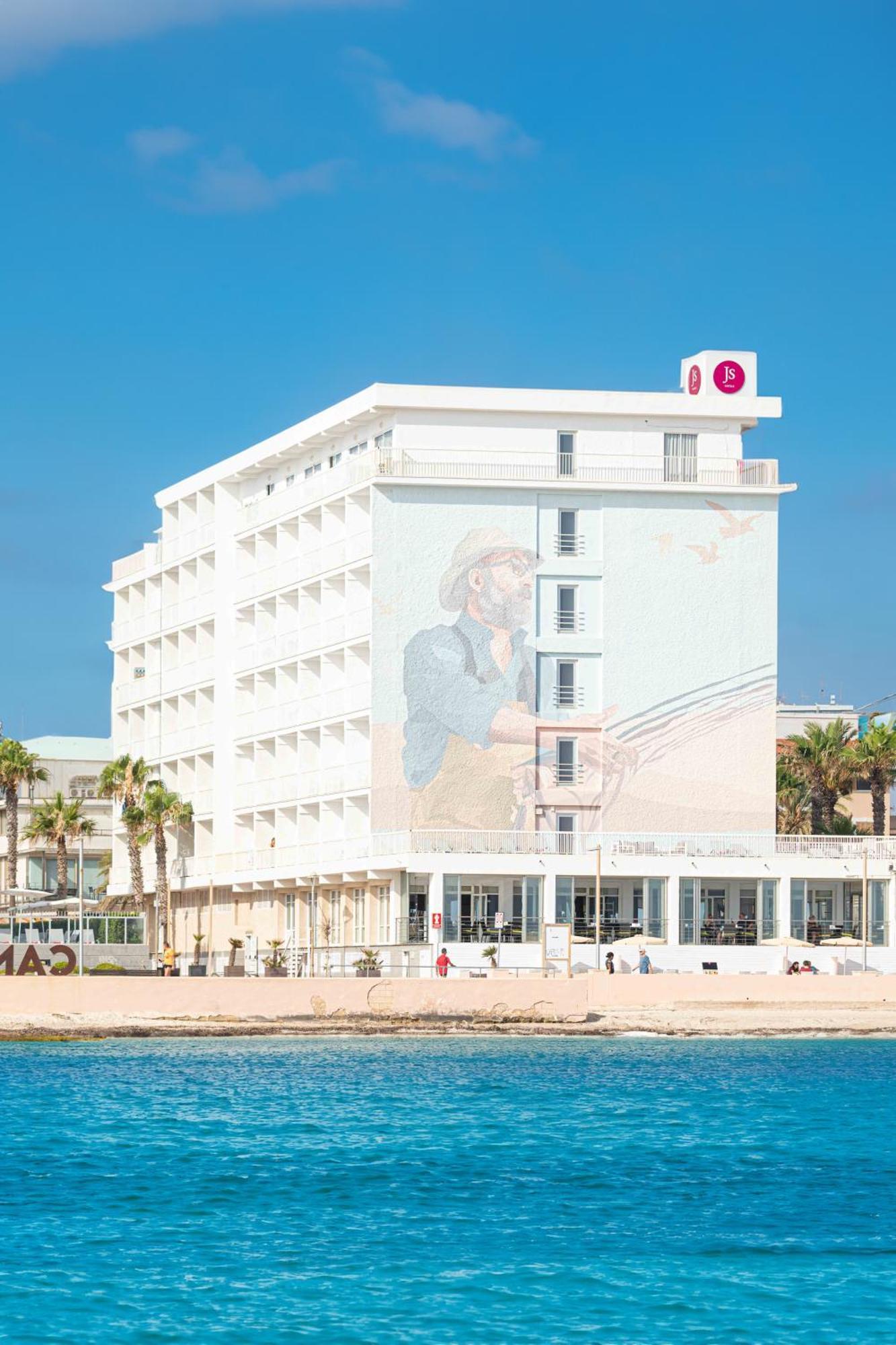 5 Hoteles JS Hotels Cerca del Museo Monográfico de Pollentia