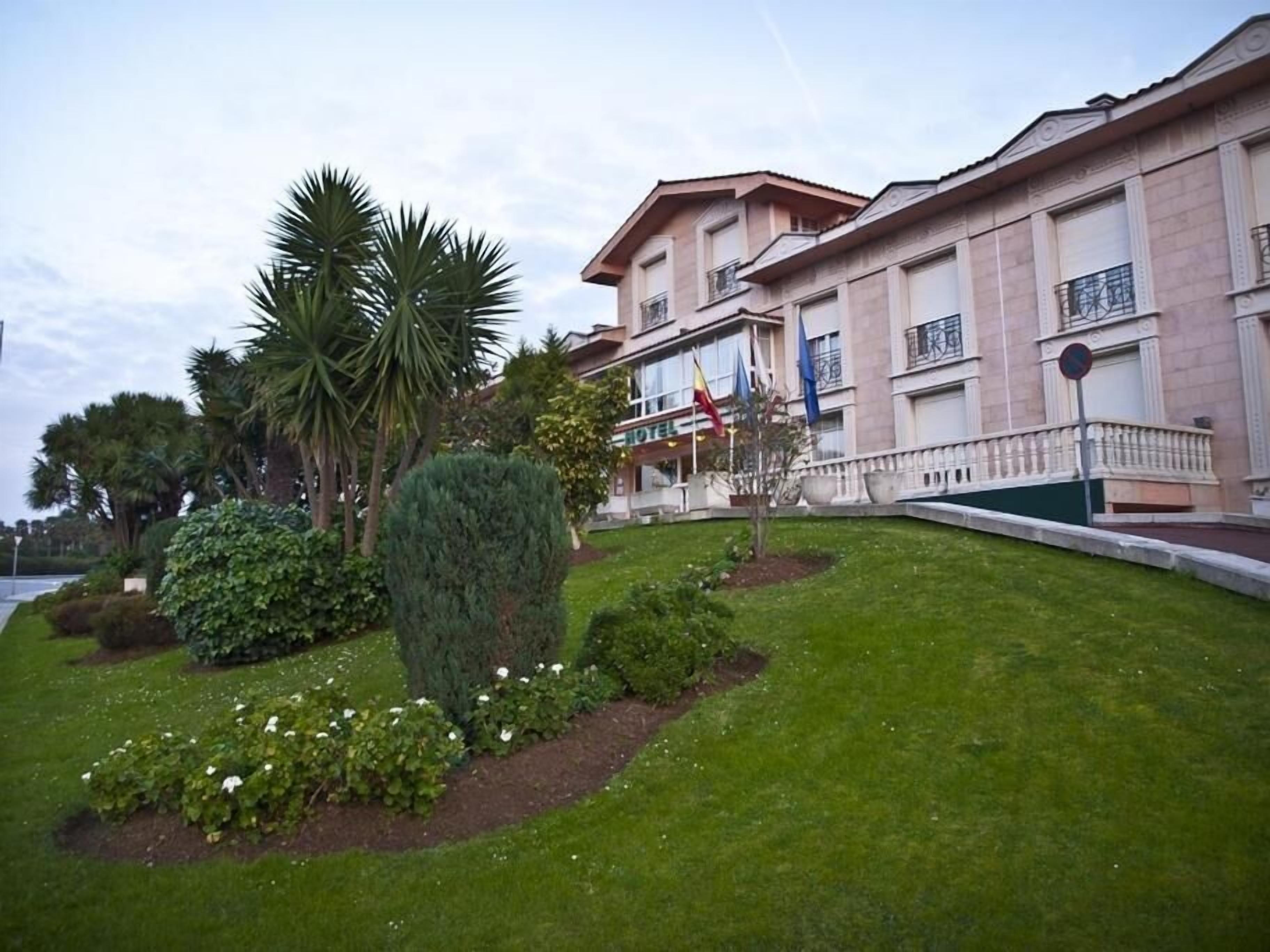 6 Hoteles de Playa cerca de las Termas Romanas de Campo Valdés en Gijón