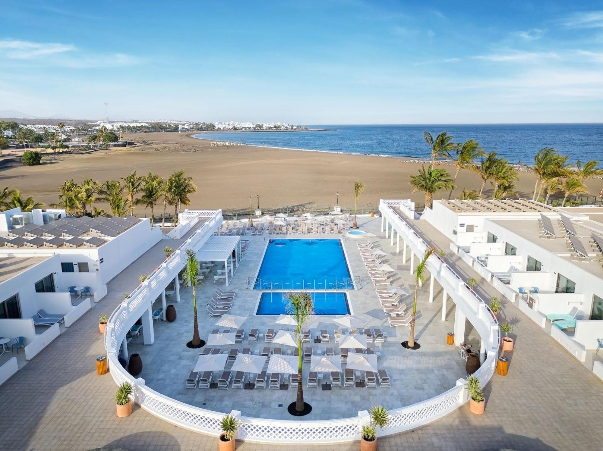 4 Hoteles de Playa en Puerto del Carmen que Merece la Pena Conocer