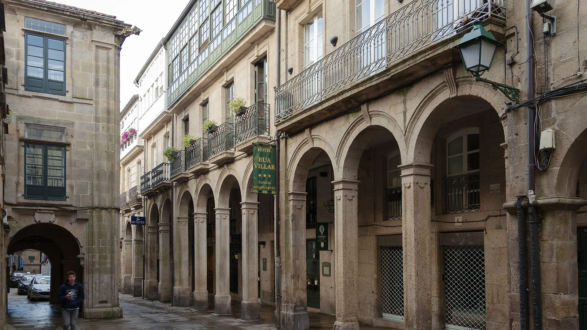 Dónde Alojarse Barato en Santiago: 6 Hoteles en el Centro