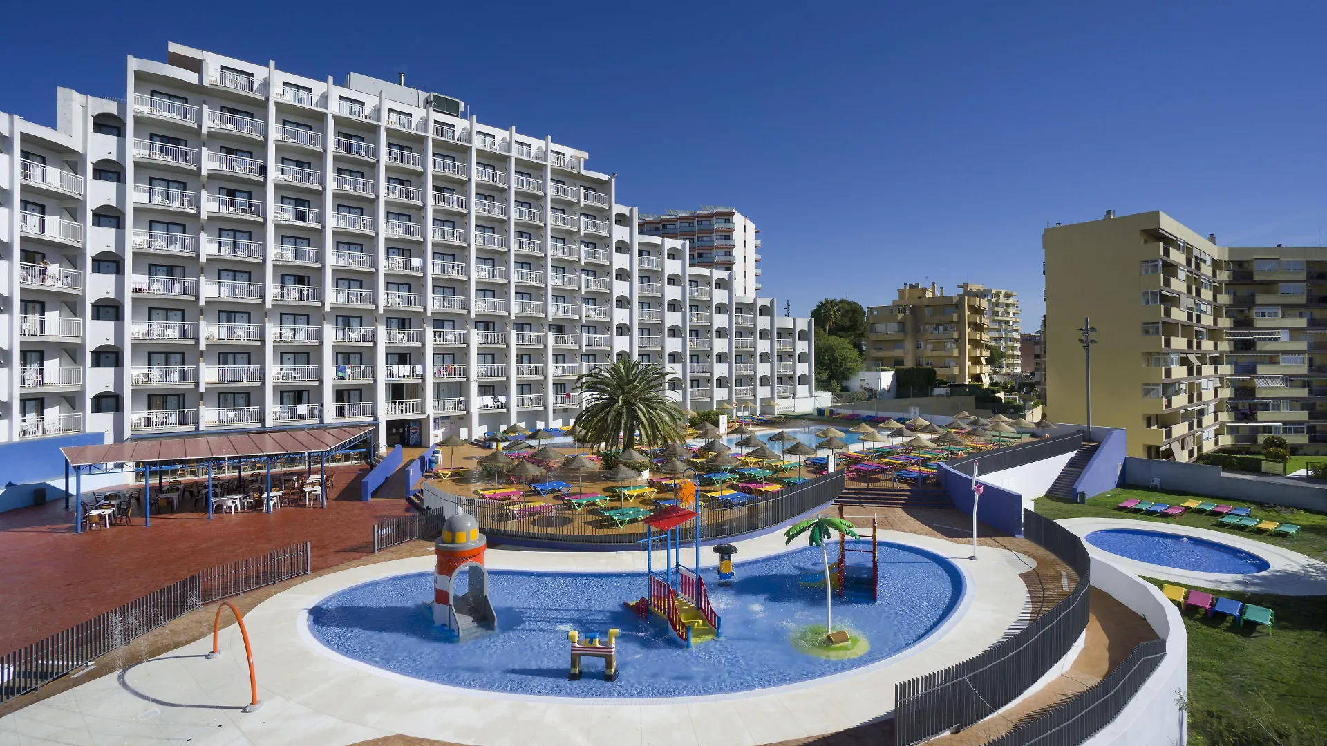 6 Hoteles Céntricos cerca de Selwo Marina con Fácil Acceso