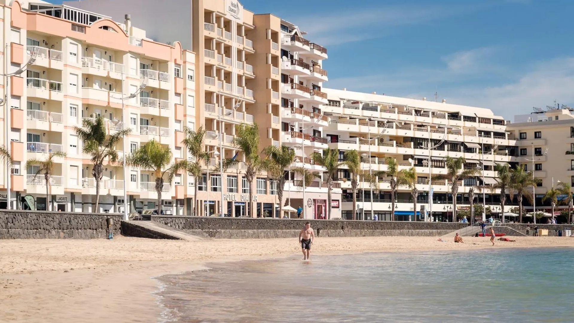 Hoteles de Playa en Arrecife: 5 Opciones cerca de San Ginés