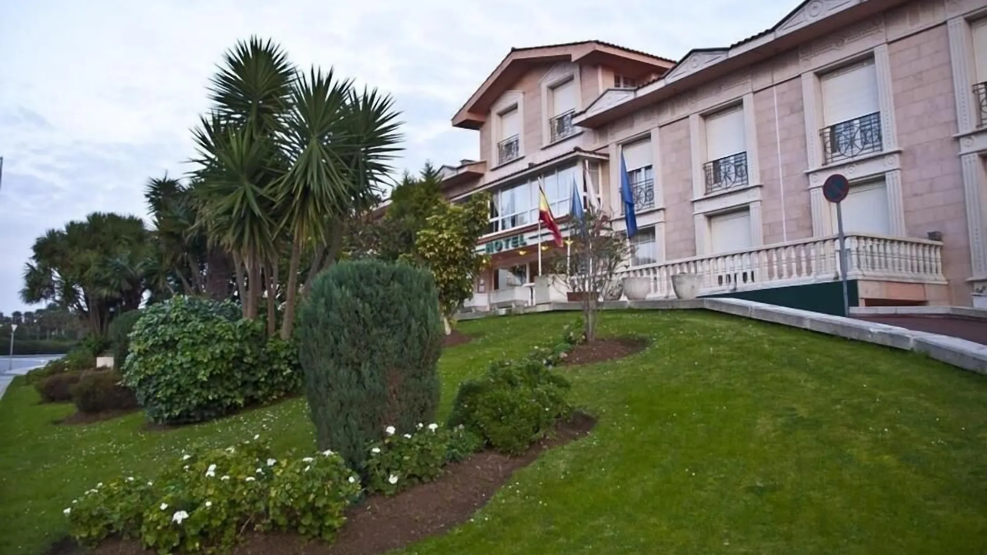 6 Hoteles de Playa cerca de las Termas Romanas de Campo Valdés en Gijón