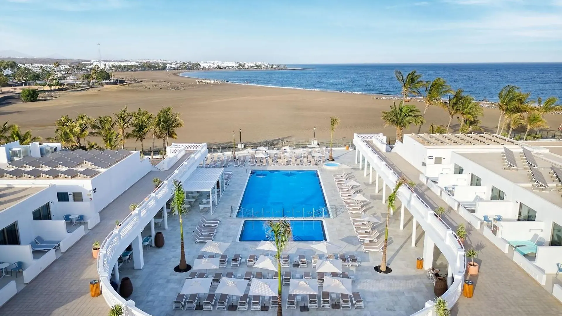 4 Hoteles de Playa en Puerto del Carmen que Merece la Pena Conocer