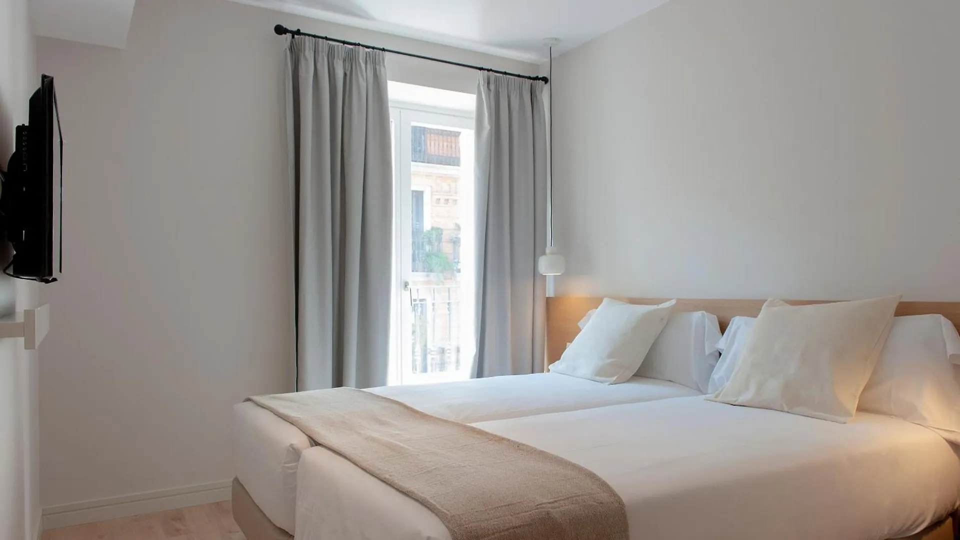 Alojarse en Centro de Madrid: 4 Hoteles de 4 Estrellas Comparados