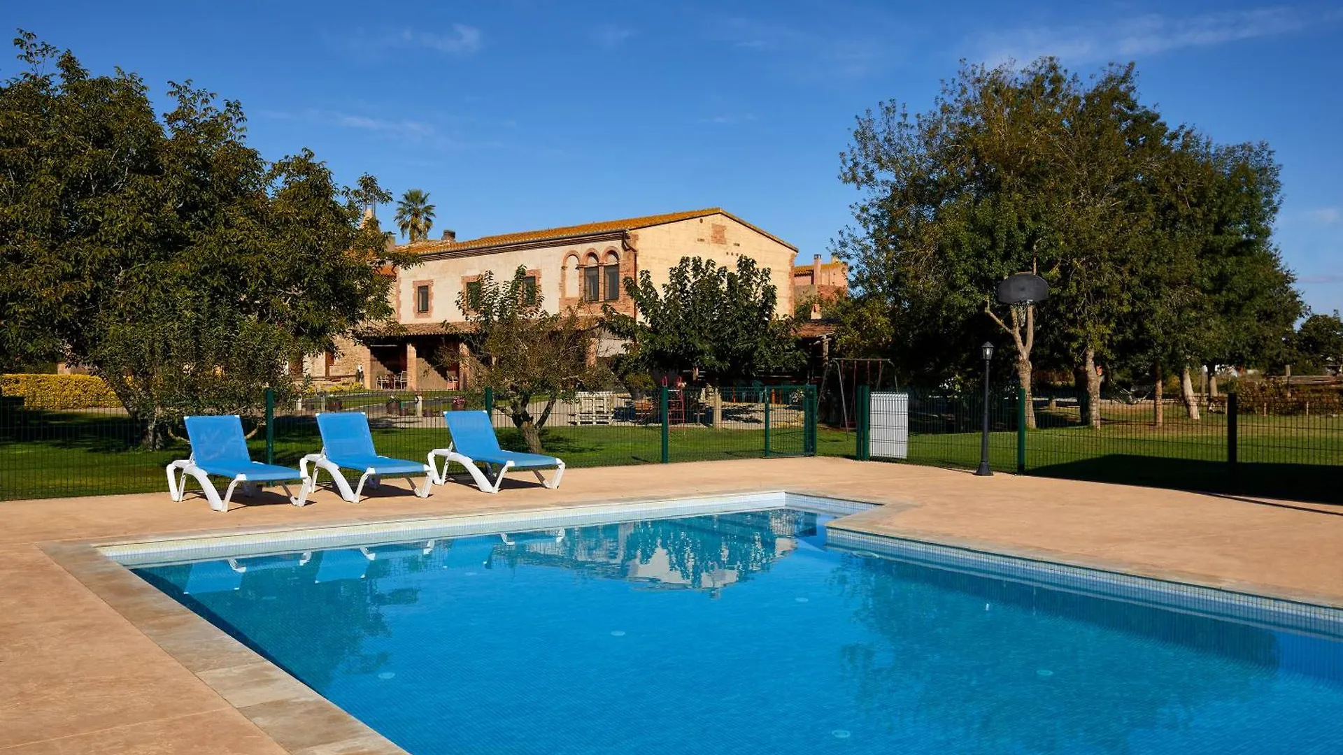 4 Hoteles Familiares en Empordà que No Decepcionan