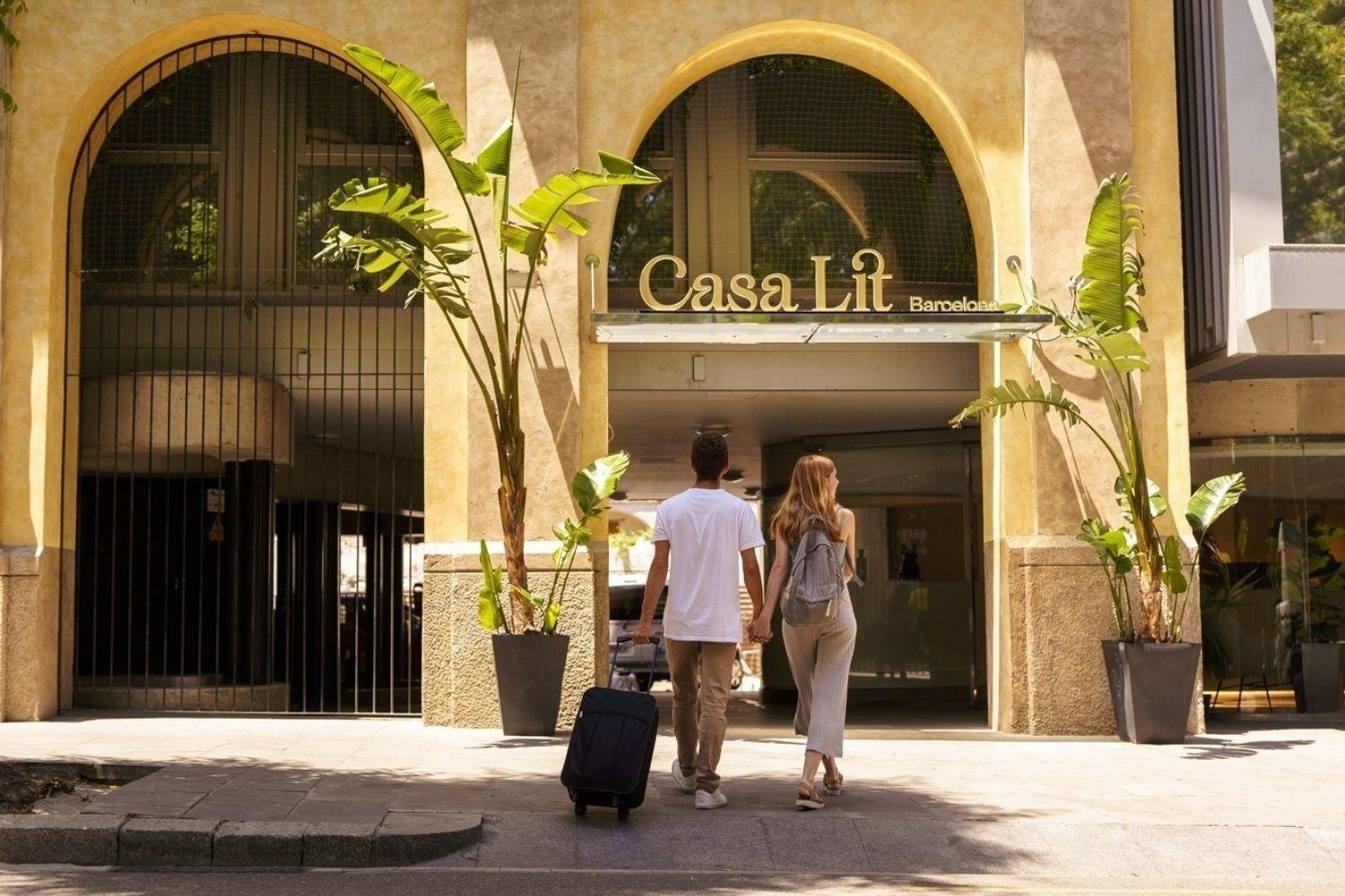 15 Hoteles con Ambiente Resort en el Raval que Debes Conocer
