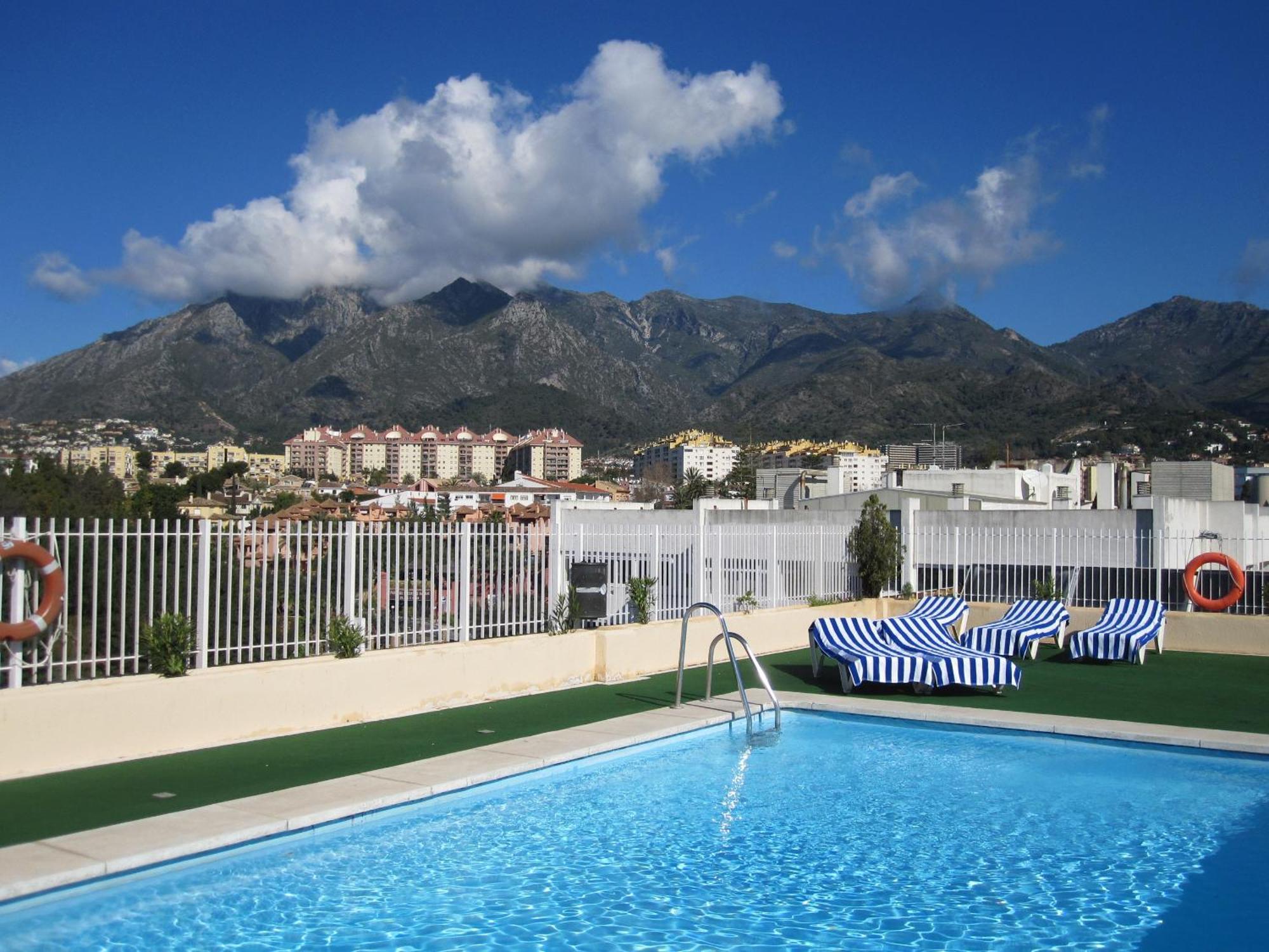 7 Hoteles Familiares Cerca de Marina La Bajadilla, Marbella